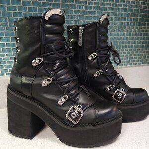 Killstar Stryker boots size 8